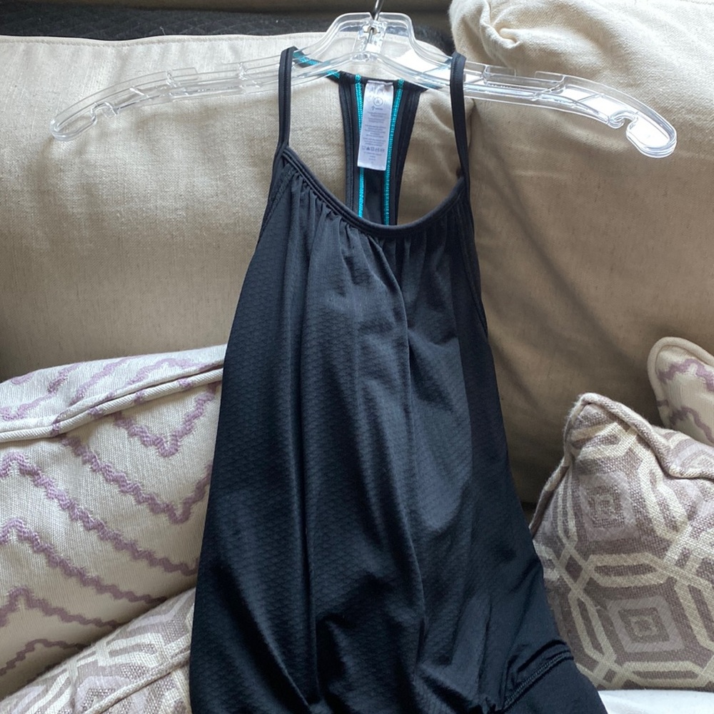 Black ivivva athletic tank top